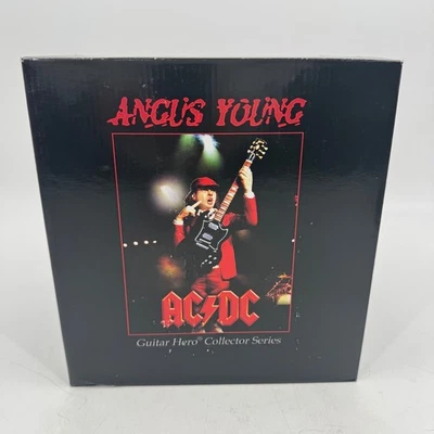 KnuckleBonz Angus Young AC DC 吉他英雄收藏系列雕像 — 第 1/4 张图片