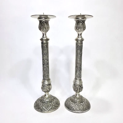 Juego De Colección (2) Candelabros Pillero En Relieve Tono Plata Candelabros India Grandes Foto 1 de 4