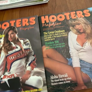 Hooters Magazine Winter Sunmer 1995 - 2 Issues - Foto 1 di 3