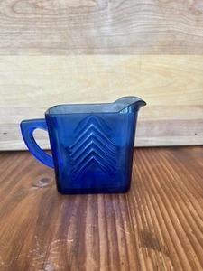 Vintage Hazel-Atlas Cobalt Blue Glass CHEVRON Creamer - Picture 1 of 6