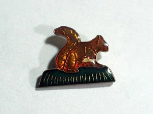 Squirrel Pin, Lapel Pin, Hat Pin, Vintage Enamel Pin, (a)(**) - Picture 1 of 1