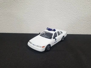 1:24 CODE 3 OTTAWA-CARLETON CANADA 1998 FORD CROWN VICTORIA & POLICE PATCH 1994 - Picture 1 of 13