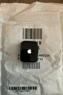 Apple watch Series  SE A2722 GPS 40mm 2022 model - Image 1 of 4
