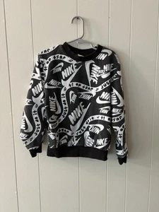 Nike Boys Size 6-7 Years Crewneck Sweatshirt Black White Grey With Nike Print Q3 - Picture 1 of 7