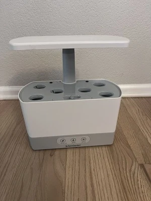 AeroGarden Harvest 6 Pod Home Garden System White Model 100690-WHT - Image 1 of 4