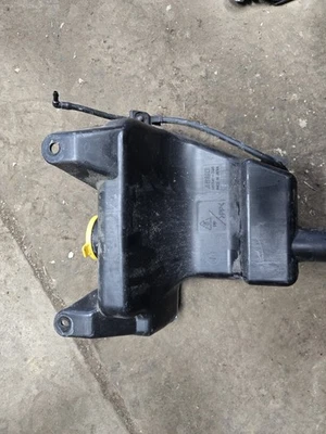 04 Mazda RX-8 Washer Bottle Tank And Pump - Image 1 of 4