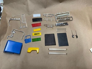 WOW Pickup Truck Parts Tailgates Fender Roll Bar Bumpers Jeep Mirrors 1/25 Scale - Picture 1 of 20