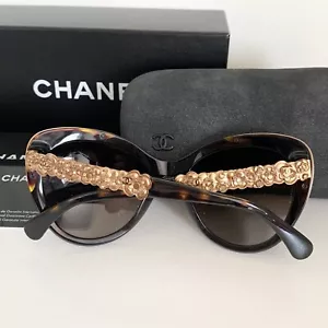 Chanel Polarized Cat Eye Enameled Flower Sunglasses - Picture 1 of 17