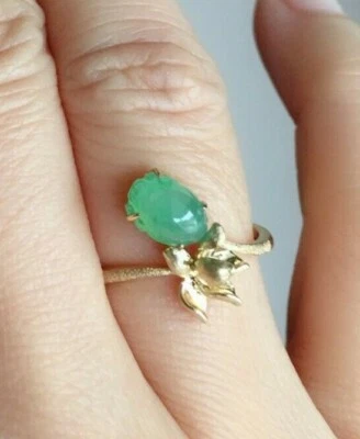 Grade A Jadeite Jade Frog on Lily Flower Ring in 14K Yellow Gold Foto 1 de 4