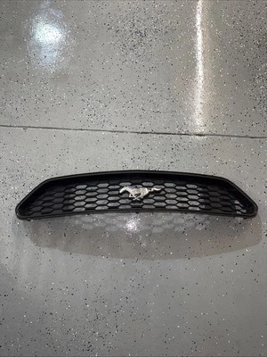 Ford Mustang 2015-2017 parrilla delantera sin emblema JR3B8150ADW fabricante original Foto 1 de 4