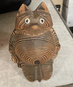 Japanischer Netsuke Tanuki Shon Sugi Ban Waschbär Hund Holz handgeschnitzt signiert 5 Zoll - Bild 1 von 10