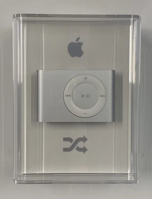 Apple MB225LL/A 1GB 2nd Generation iPod Shuffle - Silver - Image 1 of 4