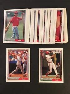 Set squadra Topps Cincinnati Reds 1992 con 36 carte scambiate - Foto 1 di 1