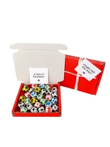 Pequeñas golosinas! Pequeña caja de pelotas de fútbol de chocolate de Navidad. .Personalizar - Imagen 1 de 11