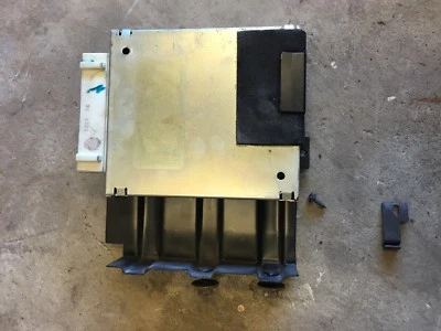 Computadora Jeep Wrangler YJ 87-90 4.2/automática motor 6 cilindros ECU con soporte (045) Foto 1 de 4