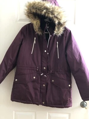 ¡Abrigo de invierno acolchado con capucha ribete de piel sintética ciruela Big Chill para dama! Talla M Foto 1 de 4