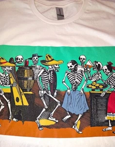 Camiseta, Off White, Hombre Talla Mediana, Día de Muertos, Fandango at the Tavern - Imagen 1 de 1