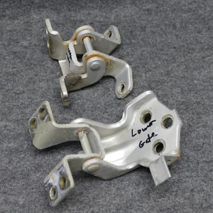 1999-2004 Chevy Tracker Tailgate Hinges Pair Set Upper & Lower 687H Silver 72209 - Picture 1 of 3