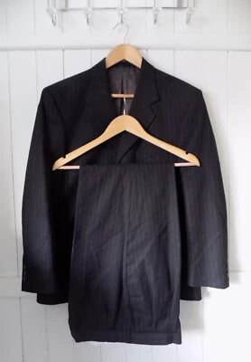 mens PIERRE CARDIN CHARCOAL WOOLBLEND PINSTRIPE SUIT SIZE 40"S CHEST 34"W 28"LEG - Image 1 of 4