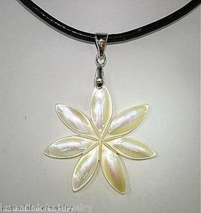 31.5mm Premium Gold-Lipped Mother of Pearl Hawaiian Tiare 18kWGP Leather 17" #2 - Picture 1 of 3