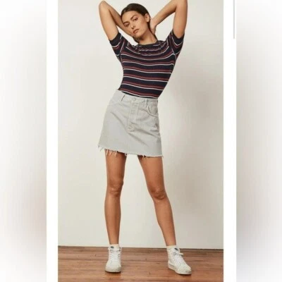 Minifalda vaquera Boyish The Corey con dobladillo crudo lavado cenizas y diamantes - 32 Foto 1 de 4