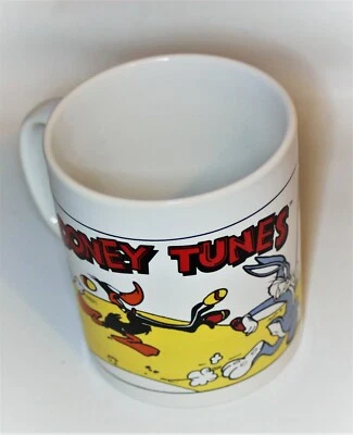 LOONEY TUNES Big Egg Race Mug*VTG 1993*Kilncraft*Bugs Daffy Sylvester Tweety - Image 1 of 3