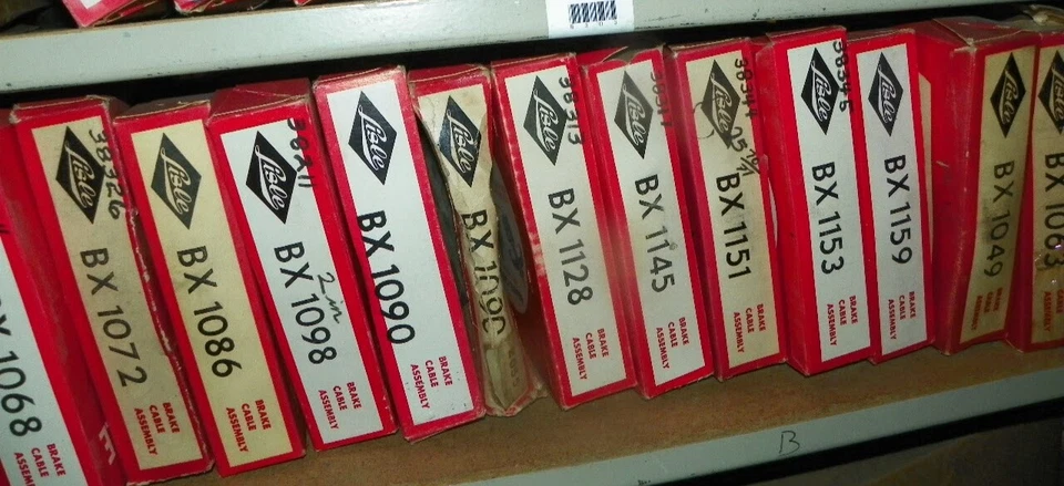 Cable de freno trasero Oldsmobile 1959-1960 todos los modelos Lisle BX1128 OEM 575000 Foto 1 de 3