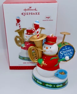 Hallmark Adorno de Navidad 2013 ONE SNOWMAN BAND Magic Sound & Motion H71 - Imagen 1 de 7