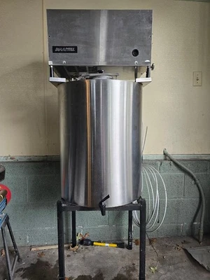 Durastill 12 Gallon/Day Automatic Water Distiller with 25 Gallon Reserve Tank - Image 1 of 3