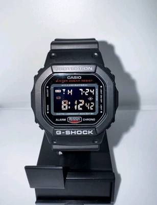 Мужские кварцевые черные часы Casio DW-5600HR-1CR G Shock цифровой дисплей - Изображение 1 из 4