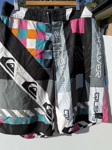 Vintage Y2K Quiksilver Board Shorts Men's Size 34 Graphic - Picture 1 of 10