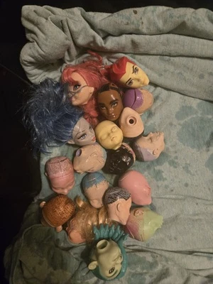 Lote de muñecas Monster High grandes mezcladas con accesorios LEER Foto 1 de 4