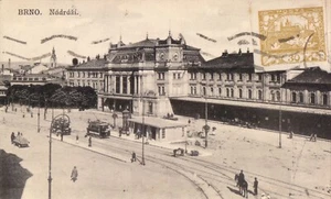 AK BRNO /BRÜNN Nádrázi /Bahnhof, Vorplatz, Straßenbahn 1920 - Bild 1 von 1