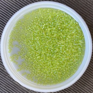 15/0 Japanese MIYUKI Seed Beads, TR Charteruse (9258), 10g - Picture 1 of 1