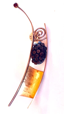 Брошь из чистого серебра и золота Sydney Lynch с круглым гранатом и медным самородком — 5 дюймов - Изображение 1 из 4