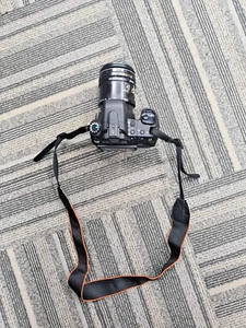 Sony A300 + Zubehör: 5 Objektive, Blitz, Booklets, Tasche - Bild 1 von 22