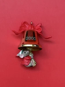 Christmas 2000 Hallmark Collector's Club Miniature Mouse & bell Ornament - Picture 1 of 4