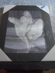 2018 MARILYN MONROE 3D HOLOGRAM 3 DIFFERENT IMAGES (19 X 15 FRAME-SEALED) - Picture 1 of 5