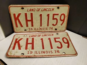 Two 1974 Land of Lincoln Illinois Passenger License Plates Matched Pair KH 1159 - Imagen 1 de 8
