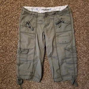 AriZona Jean Co Stretch Cargo Shorts Low Rise Army Green - Women's Size 5 - Picture 1 of 13