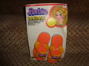VTG NOC RARE COLLECTIBLE 1978 BARBIE LIL GIRL RUBBER SLIDE SANDALS--SMALL 6.5-7 - Picture 1 of 4