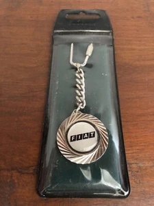 VINTAGE FIAT  KEY RING KEYCHAIN 1970’s New Old Stock Perfect Condition Nos - Bild 1 von 4