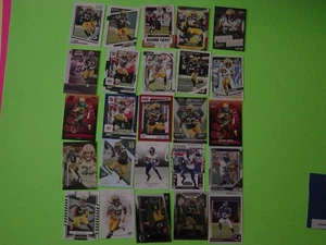 LOTE DE TARJETAS DE FÚTBOL AMERICANO AARON JONES PACKERS 25CT SIN ENGAÑOS MARCAS DE VARIOS AÑOS - Imagen 1 de 1