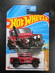 Hot Wheels '15 Land Rover Defender 2025 Double Cab HW DIRT 10/10 179/250 - Picture 1 of 2