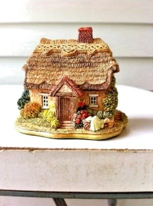 Lilliput Lane " Wash Day " Handmade in England - Picture 1 of 6