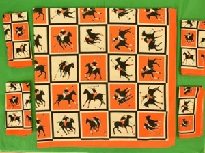 Orange & schwarz karierte quadratische Polospieler um 1950 Tischdecke mit 4 passenden Servietten - Bild 1 von 3