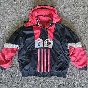 Chicago Bulls Reversible 90's Puffer Coat Hood Pro Player Size Large - Picture 1 of 11