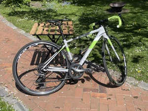 Rennrad Cube Kinder Axial WS 47er Rahmen lightgrey´n´green 2x8 Gänge - Bild 1 von 17