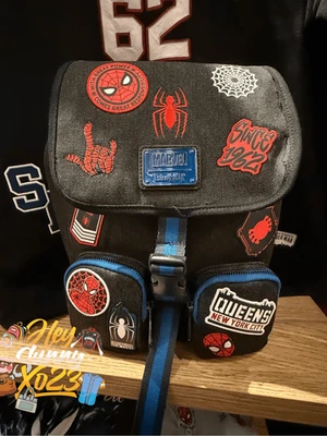 Mini mochila Loungefly Marvel Spider-Man Iconos Parches Foto 1 de 4