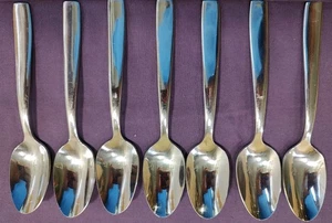 7 Metra Oneida Stainless Flatware 6 1/4 inch Glossy Teaspoons - Picture 1 of 3
